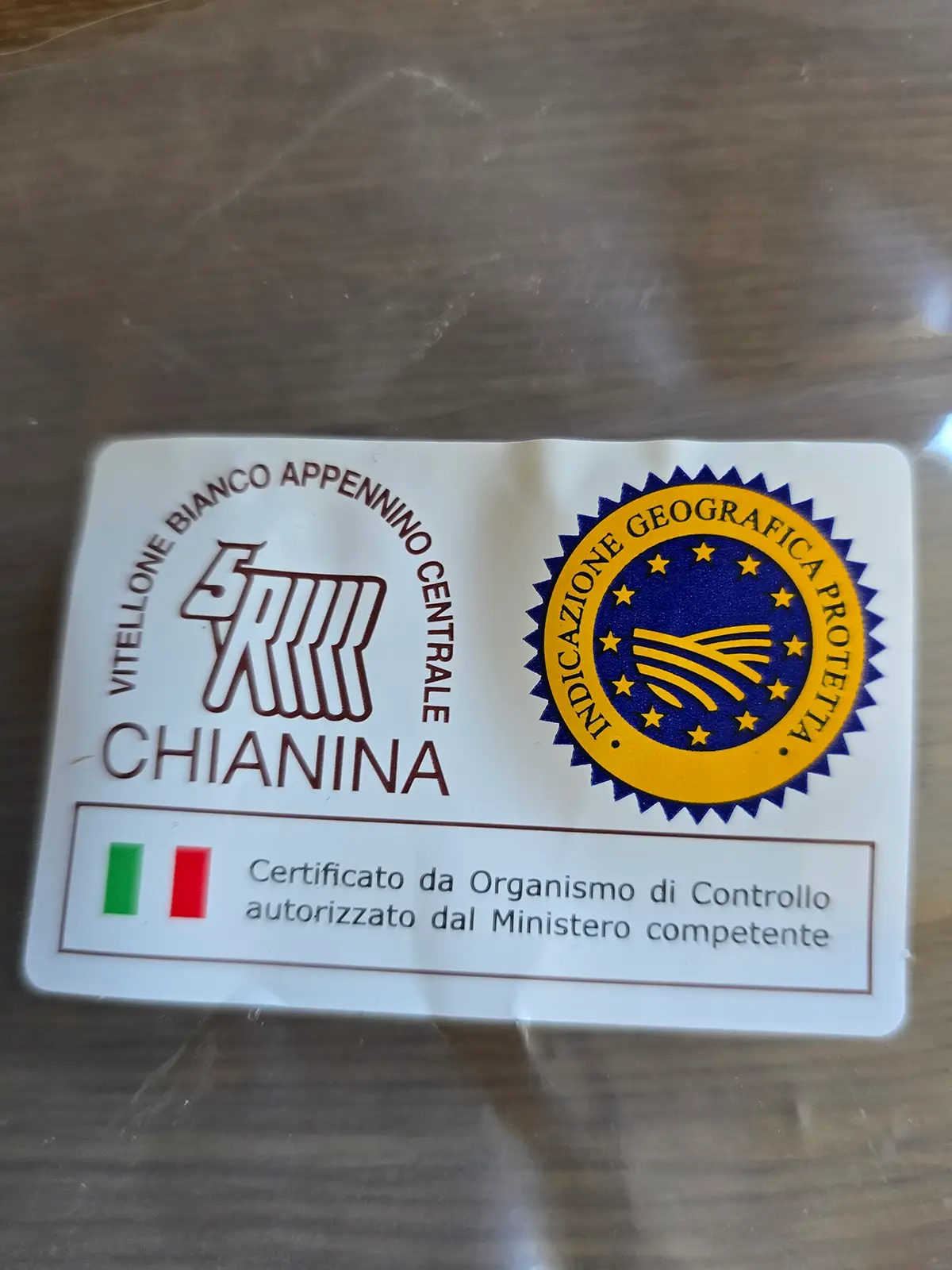 Chianina-Rind: Herkunft, Fleisch, IGP und richtige Zubereitung IGP-Siegel und Chianina-Kennzeichnung auf der Verpackung